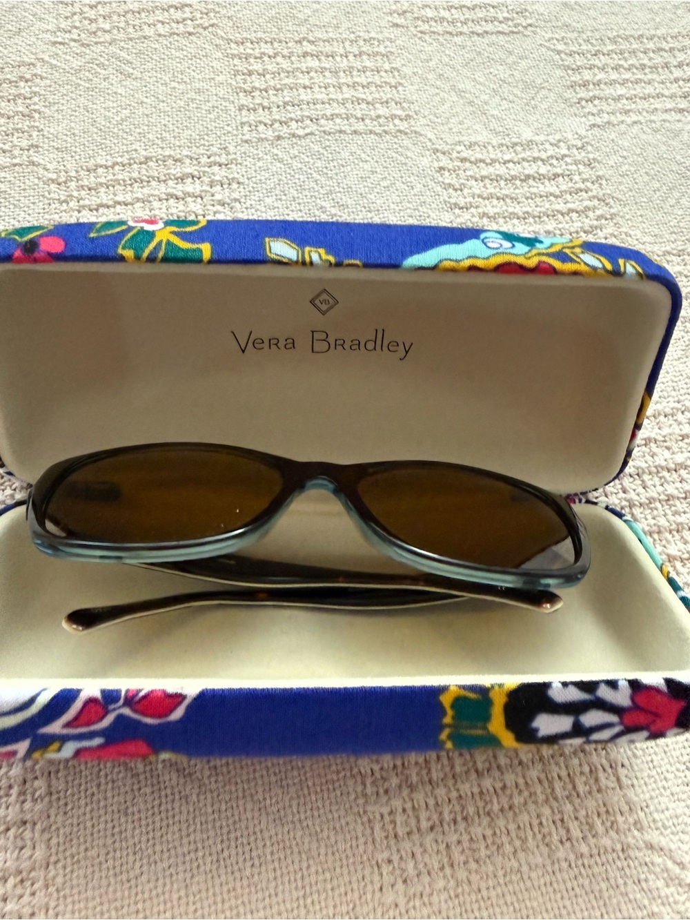 Vera Bradley Sunglasses Frames w/case UV400 w/ replaceable lenses